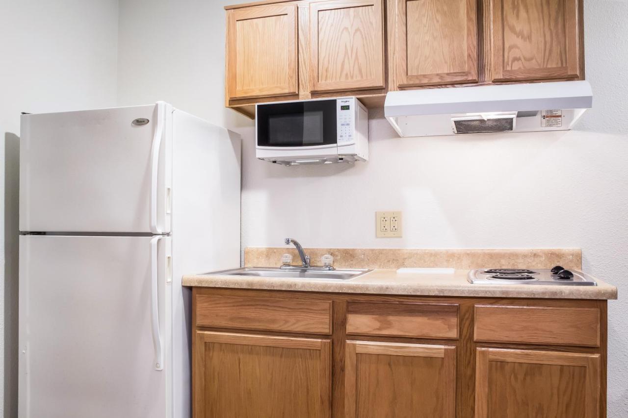 Woodspring Suites Conroe Buitenkant foto